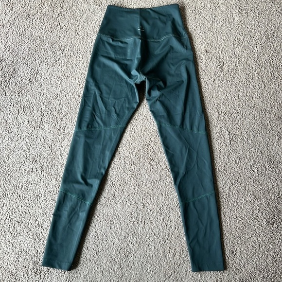 Beyond Yoga Green Silky Material High Waisted Performance Leggings - Picture 2 of 8